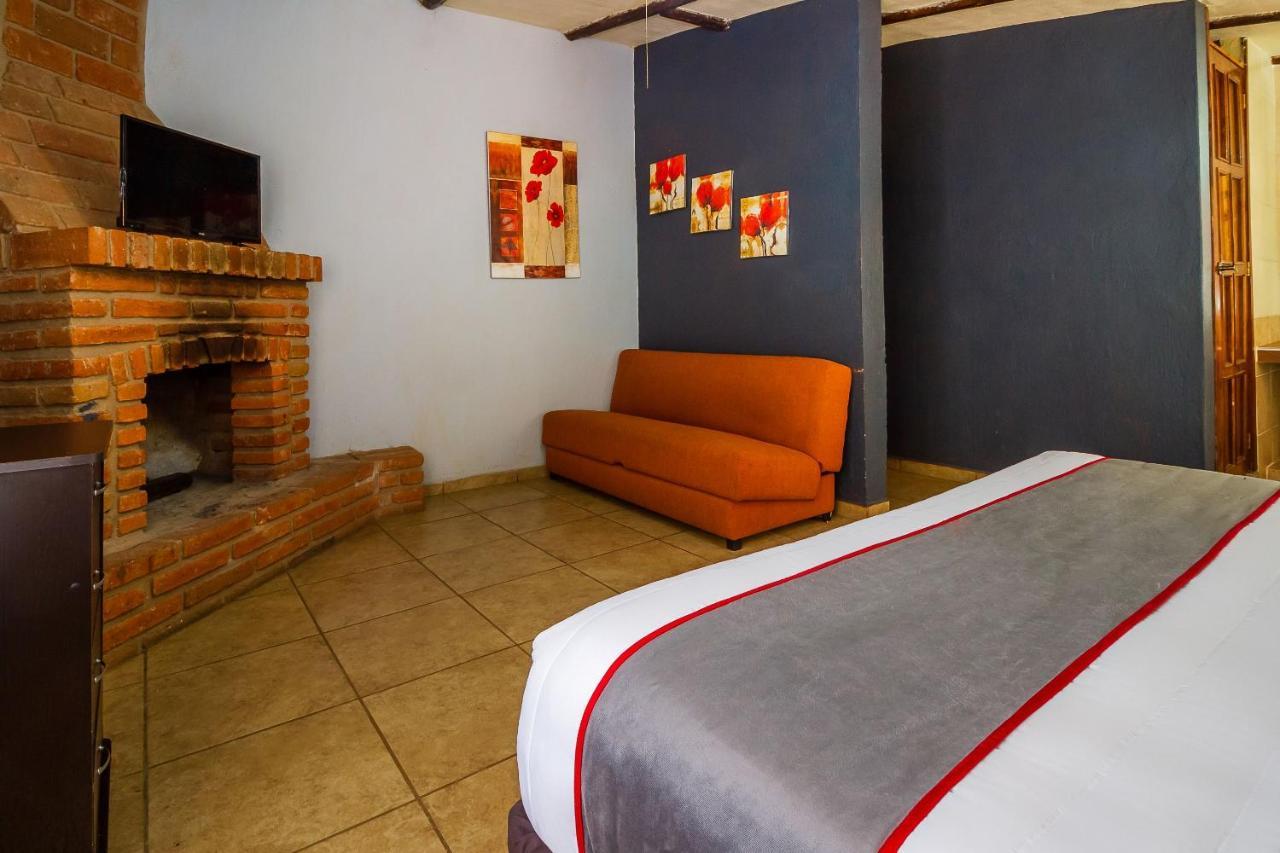 Hotel Hacienda Coyotes Zapotlanejo Exteriör bild