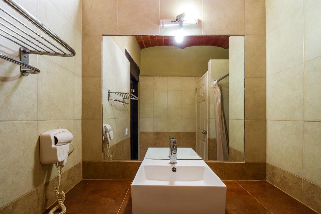 Hotel Hacienda Coyotes Zapotlanejo Exteriör bild