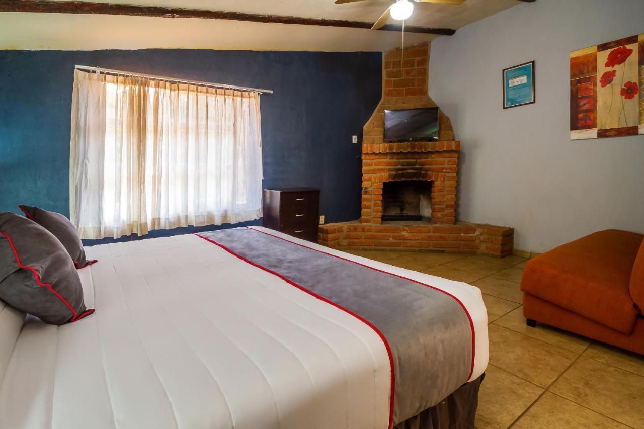 Hotel Hacienda Coyotes Zapotlanejo Exteriör bild