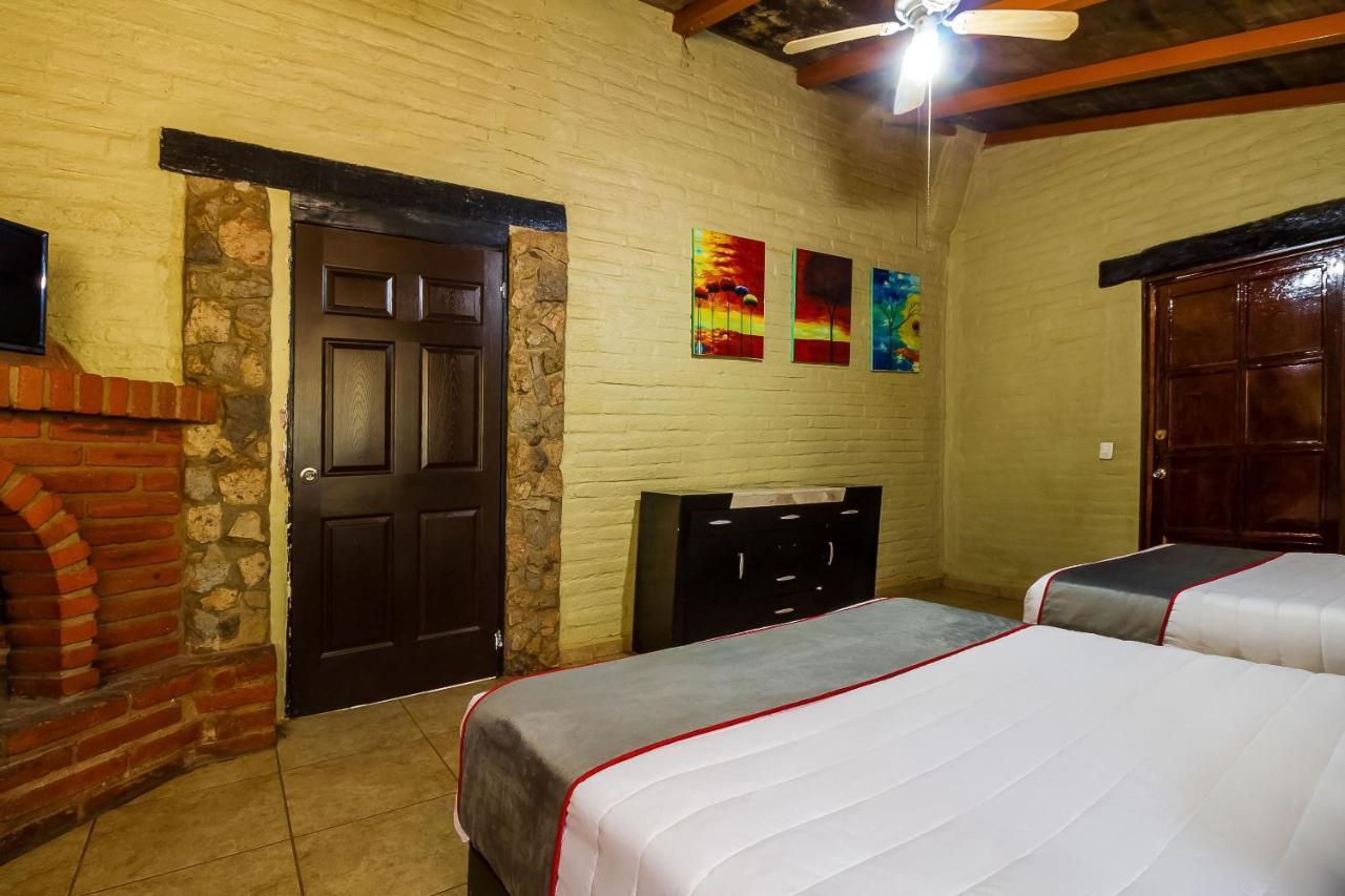 Hotel Hacienda Coyotes Zapotlanejo Exteriör bild