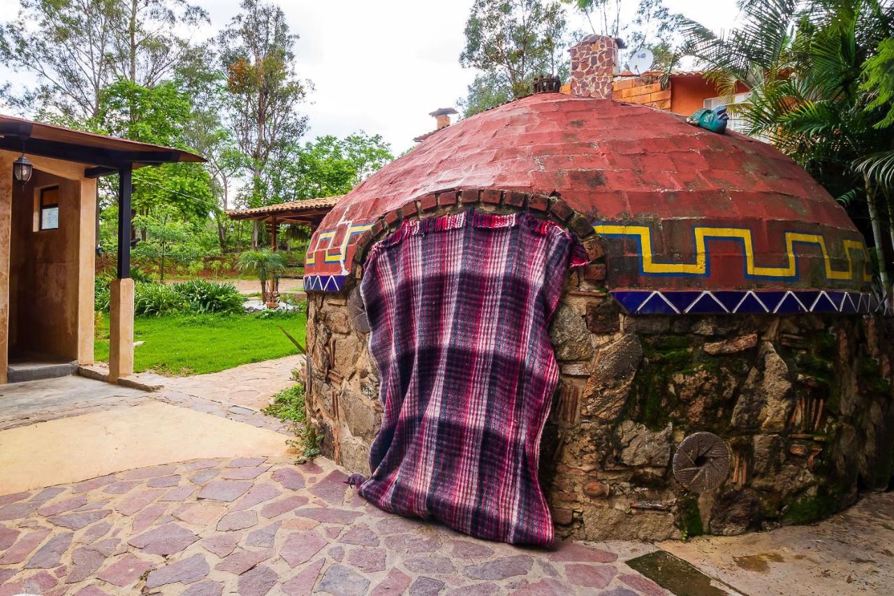 Hotel Hacienda Coyotes Zapotlanejo Exteriör bild