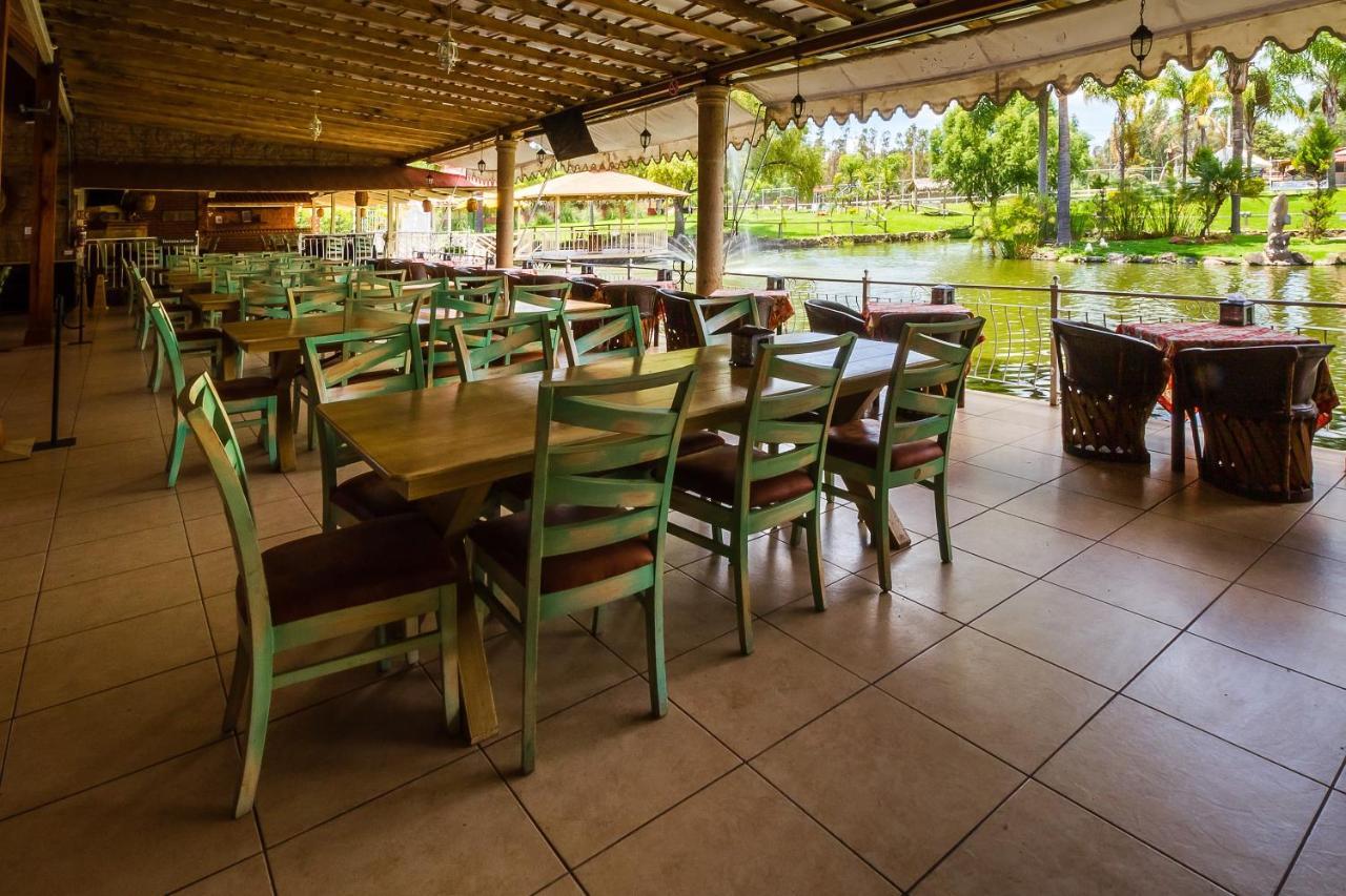 Hotel Hacienda Coyotes Zapotlanejo Exteriör bild